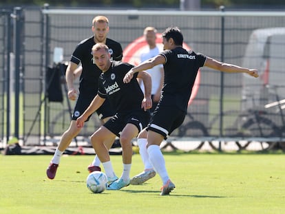 Mario Götze, en el último entrenamiento del Eintracht antes de la Supercopa, el martes en Fráncfort.