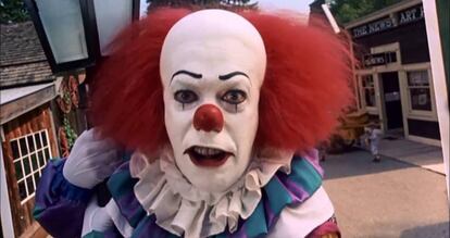 Pennywise, interpretado por Tim Curry, terrorífico payaso de 'It', novela de Stephen King que se llevó al cine en 1990 y de la que se acaba de hacer un 'remake'.