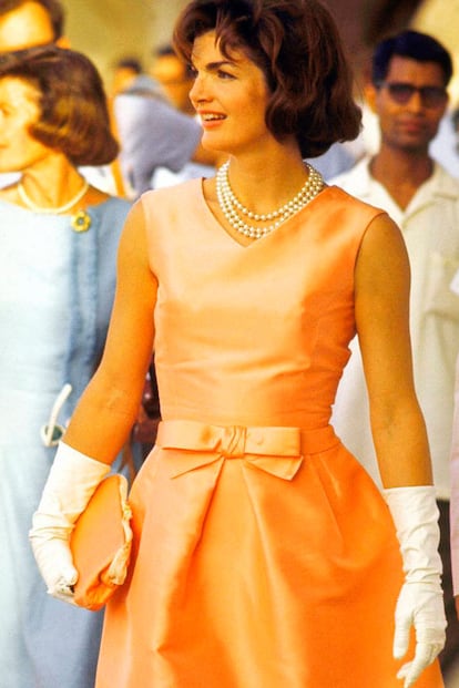 Vestido de seda de Jackie Onassis con el que viajó a la India. 