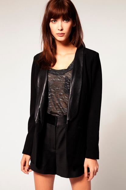 Blazer con solapa de piel de Selected. Precio: 173,51 euros.