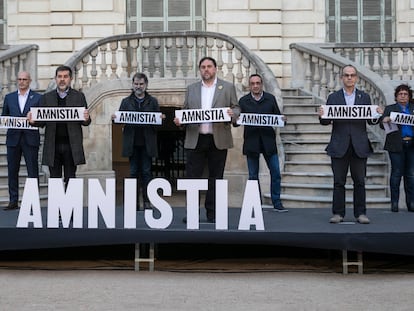 Los políticos independentistas presos en un acto de Òmnium el pasado febrero para pedir su amnistía.