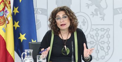 La ministra portavoz y de Hacienda, María Jesús Montero, comparece en rueda de prensa posterior al Consejo de Ministros celebrado en Moncloa, en Madrid (España), a 16 de junio de 2020.