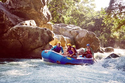 Rafting en el río Yaque del Norte, en en Jarabacoa.