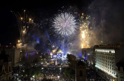 Cristina Fernández de Kirchner celebra el 205 aniversario de la Revolución de Mayo y doce años de la llegada del kirchnerismo al poder con un acto multitudinario en Buenos Aires.