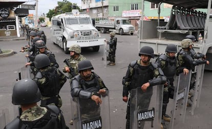 La Marina mexicana vigila las calles de Tláhuac tras la caída de 'El Ojos', en 2017.