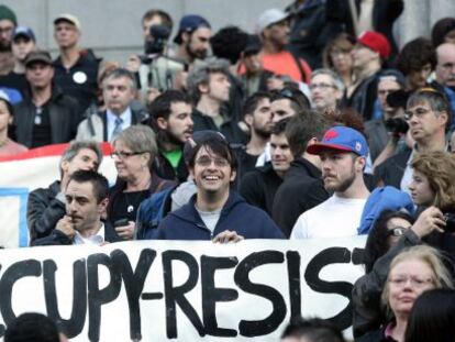 Manifestantes protestan en Nueva York.