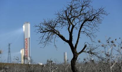 Imagen de una planta termosolar de Abengoa en Sanlucar la Mayor (Sevilla).