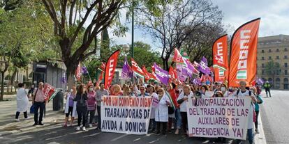 Manifestación del sector de la ayuda a domicilio en Sevilla.