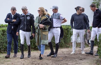 Marta Ortega, con cazadora de Zara SRPLS, en un torneo hípico en el Club de Campo Villa de Madrid.