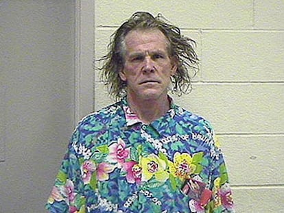 El actor Nick Nolte fue arrestado en 2002 después de que la policía le sorprendiera haciendo un giro prohibido en una carretera de Malibú, cerca de Los Ángeles (California). Fue acusado de conducir borracho o bajo la influencia de algún tipo de droga.