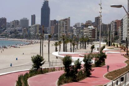 El Paseo de Poniente de Benidorm, del arquitecto Carlos Ferrater.