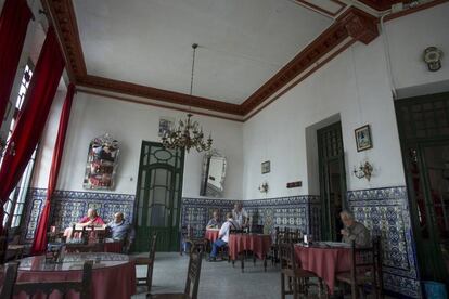 Sal&oacute;n de uno de los casinos de Cortegana