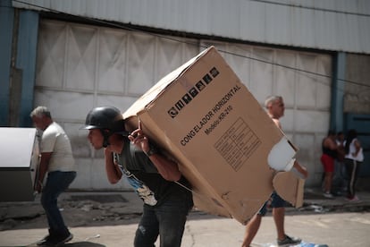 Saqueos de supermercados en La Guaira.Daniel Echeverría