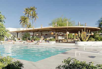 Piscina del hotel Kimpton Aysla Mallorca, situado en Santa Ponsa y operado por IHG.