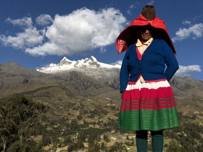 Camponesa da vila de Los Angeles de Pashpa, em Huaraz, no Peru.