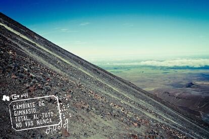 "¿Querías un truco para estar en forma y llevar una dieta sin sacrificio? Aquí va: viaja". Tongariro Alpine Crossing, Nueva Zelanda.