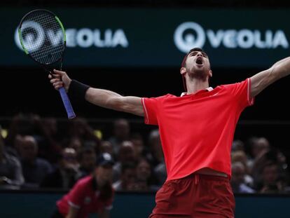 Khachanov celebra su victoria en París-Bercy.