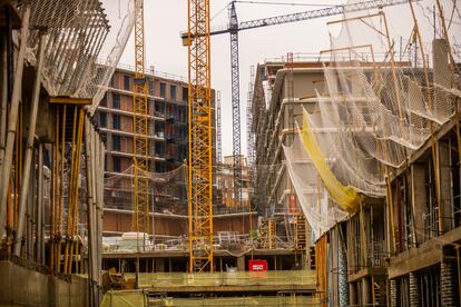 Construcción de viviendas en la zona de Pirámides, en Madrid.