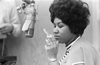 Aretha Franklin trabajando en los estudios Muscle Shoals de Alabama, el 9 de enero de 1969.