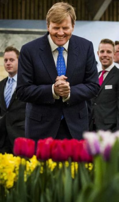 El rey Guillermo Alejandro de Holanda, en el Jardín Primaveral de Breezand.