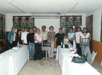 Amaya Renobales (en el centro), junto a miembros del sindicato de trabajadores del turismo de Quintana Roo.
Jonas Brothers actúa en Barakaldo.