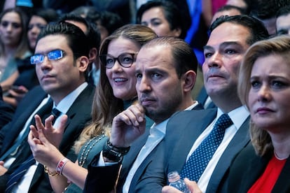 Marko Cortés (centro), dirigente nacional del PAN, con otros líderes del partido.