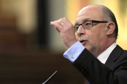 El ministro de Hacienda, Cristóbal Montoro, en el Congreso