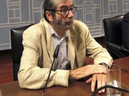Antonio Muñoz Molina durante la presentación de su archivo personal en la Biblioteca Nacional.