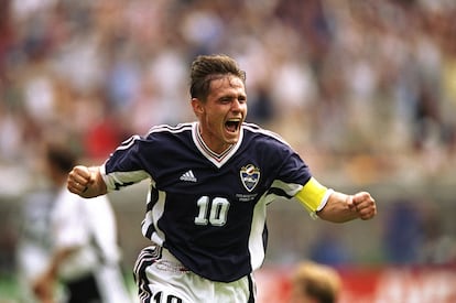 Stojkovic celebra un gol ante Alemania con la selección de Yugolsavia en el Mundial de 1998.