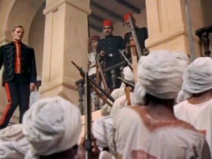 Escena final de 'Kartum', con Charlton Heston.