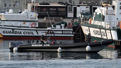 Imagen de varias patrulleras de la Guardia Civil atracadas en el muelle de Santa Cruz de Tenerife.