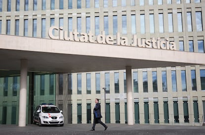 Fachada de la Ciudad de la Justicia de Barcelona.