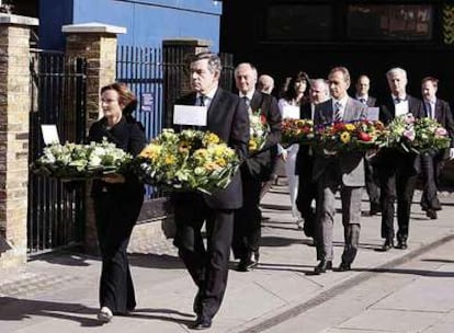 El primer ministro, Gordon Brown, encabeza una ceremonia para recordar a las víctimas de los atentados terroristas del 7 de julio de 2005.