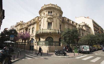 Fachada del palacio de Longoria, sede de la Sociedad General de Autores y Editores.