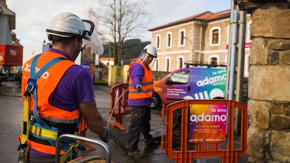 Despliegue de fibra óptica de Adamo.