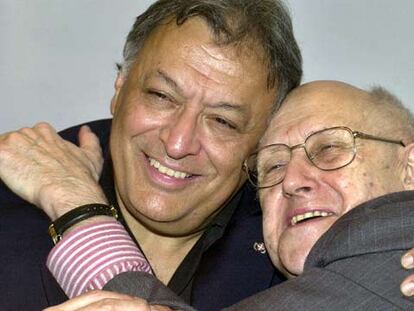 El director indio Zubin Mehta y el violonchelista azerbayano Mstislav Rostropóvich