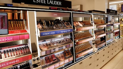 Productos de Estee Lauder en unos grandes almacenes de Nordstrom en Nueva York, en una imagen de archivo.