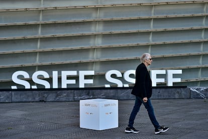 David Cronenberg abandona la sesión  de fotos del festival de San Sebastián.