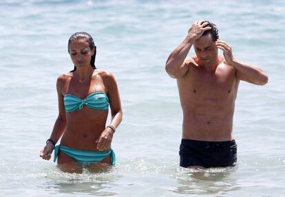 Paula Echevarria y David Bustamante en Ibiza en julio de 2015.