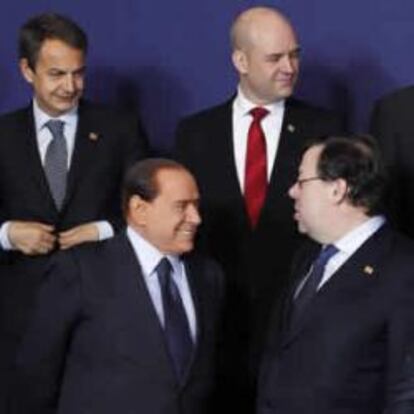 Algunos de los miembros del Consejo Europeo posan en la foto de familia, durante la primera jornada de la cumbre