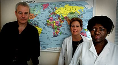 El equipo médico de información al viajero del hospital General de Valencia.