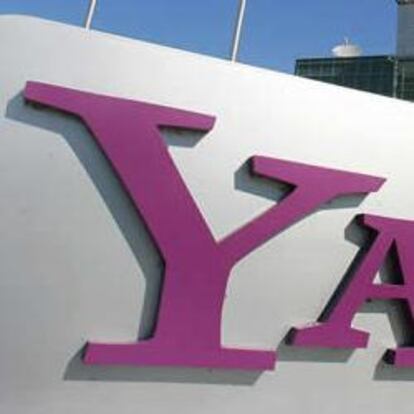 Cartel de Yahoo! en su sede.