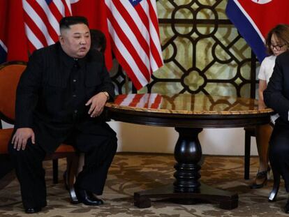 Donald Trump y Kim Jong-un, en Hanói, el pasado jueves.