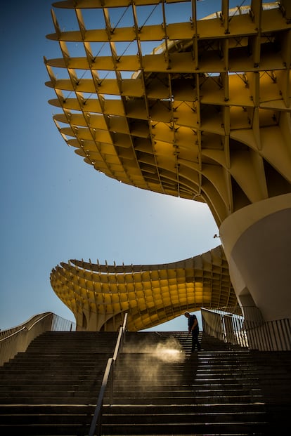 El  Metropol Parasol de Sevilla, conocido como las Setas. 