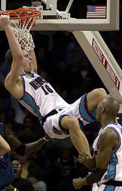 Gasol festeja eufórico un espectacular mate frente a los Timberwolves.