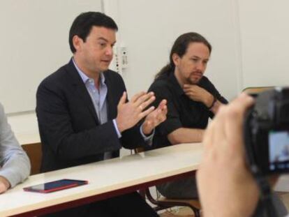 Nacho Álvarez, Thomas Piketty i Pablo Iglesias, aquest dilluns a París.