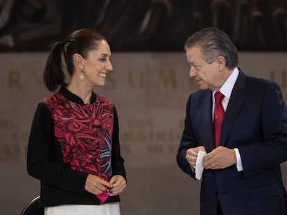 Claudia Sheinbaum y Arturo Zaldívar, durante una reunión el 19 de diciembre del 2023.