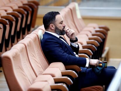 Abascal se convierte en asesor de Monasterio para sortear el protocolo contra el coronavirus y entrar en la Asamblea