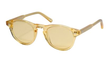 Gafas de sol de Chimi en tono amarillo y material transparente (157,44 euros).