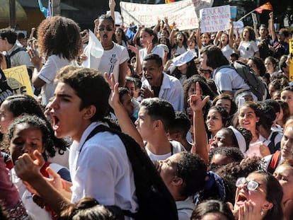 Protesto estudantil no Rio de Janeiro, no dia 6 de maio, contra os cortes anunciados pelo Governo. Estudantes voltam às ruas nesta quarta-feira.